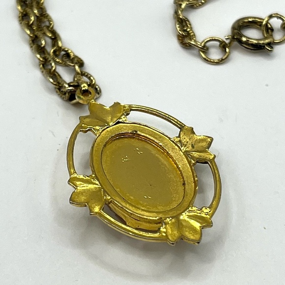 Gold Tone and Light Pink Stone Oval Leaf Pendant Necklace Vintage - Picture 9 of 16